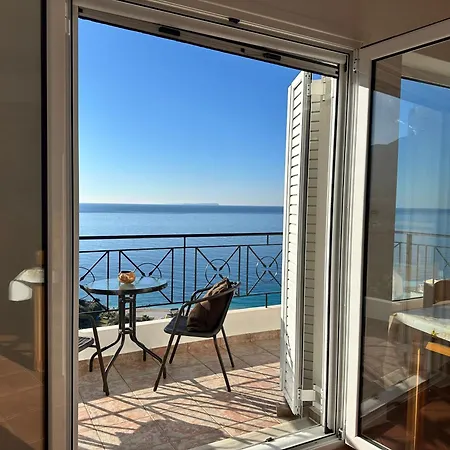 Apartment Roumers Himarë