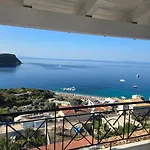 Roumers Lägenhet Himare