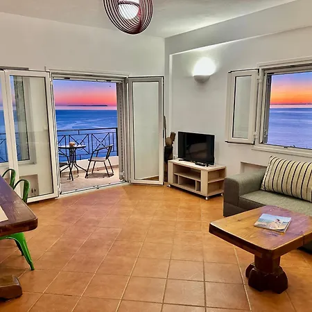 Roumers Appartement Himarë