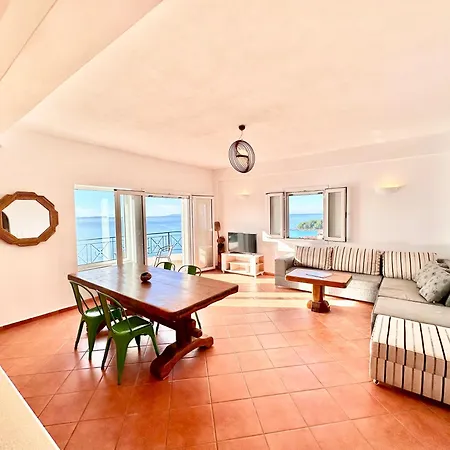 Roomers Apartment