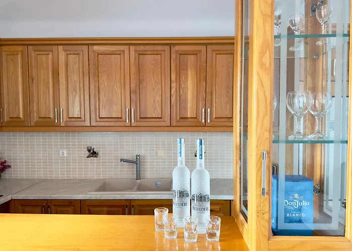 Roumers Daire Himarë