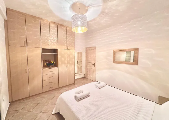 Roumers Daire Himarë